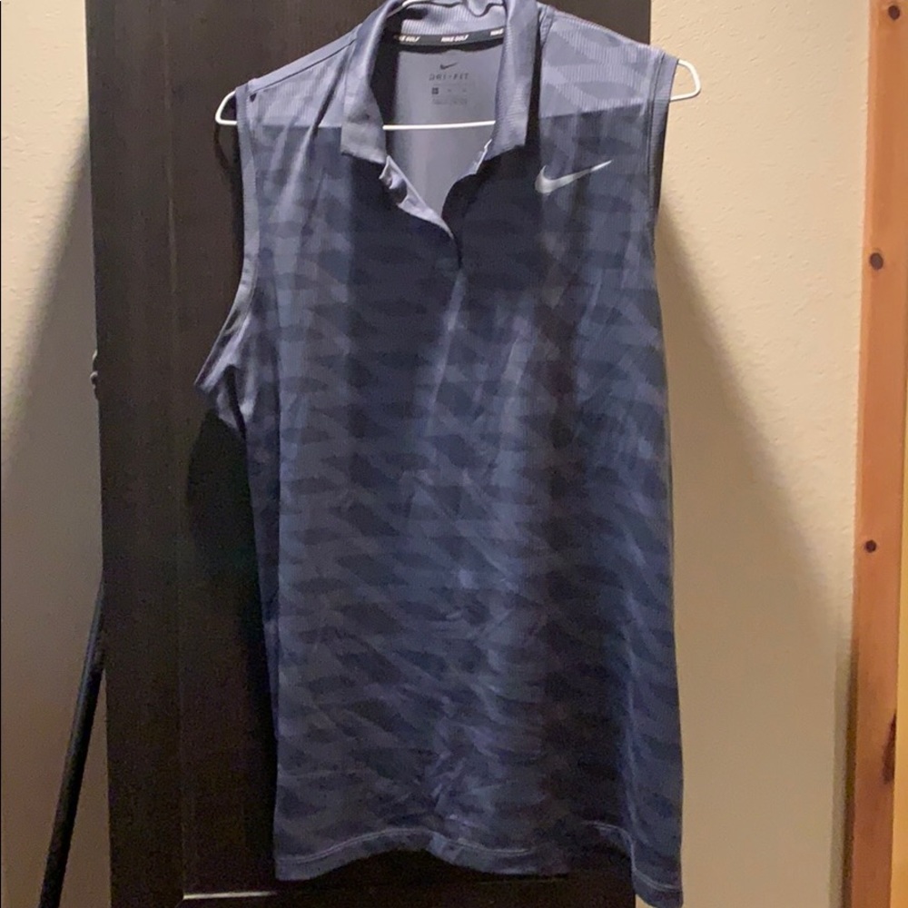 Women’s Nike golf shirt